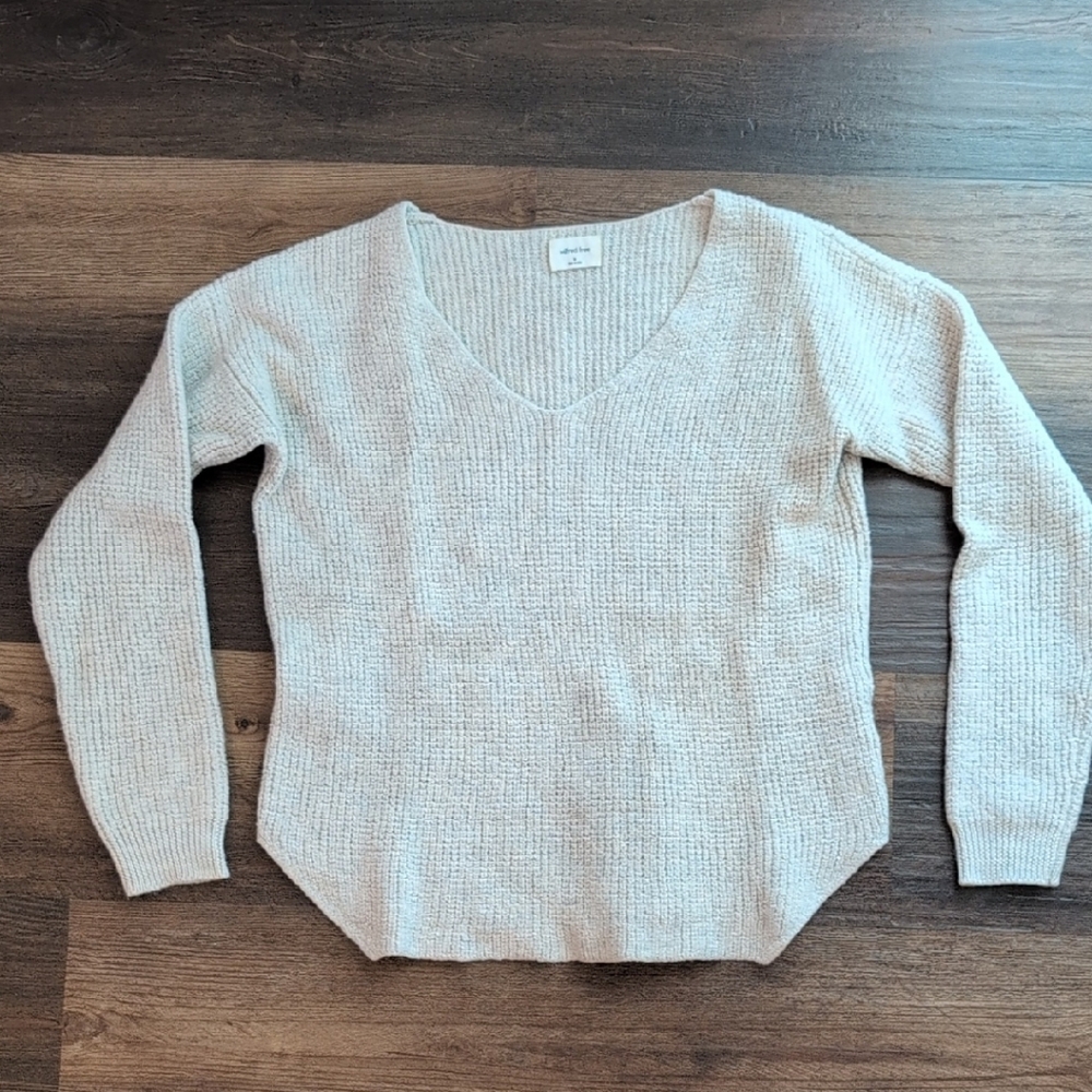 Wilfred Cream V-Neck Sweater
